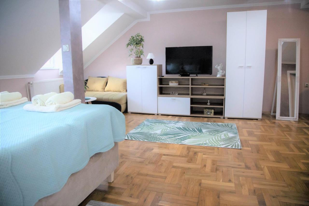 Garden Apartment 苏博蒂察 外观 照片